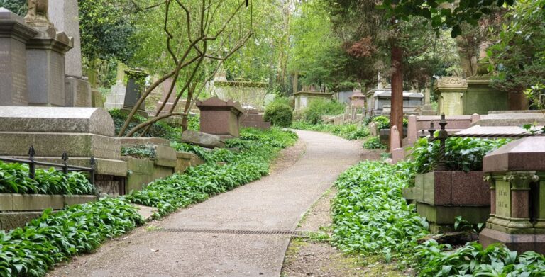 Highgate Cemetery West – Der Promi Friedhof Highgate Cemetery West